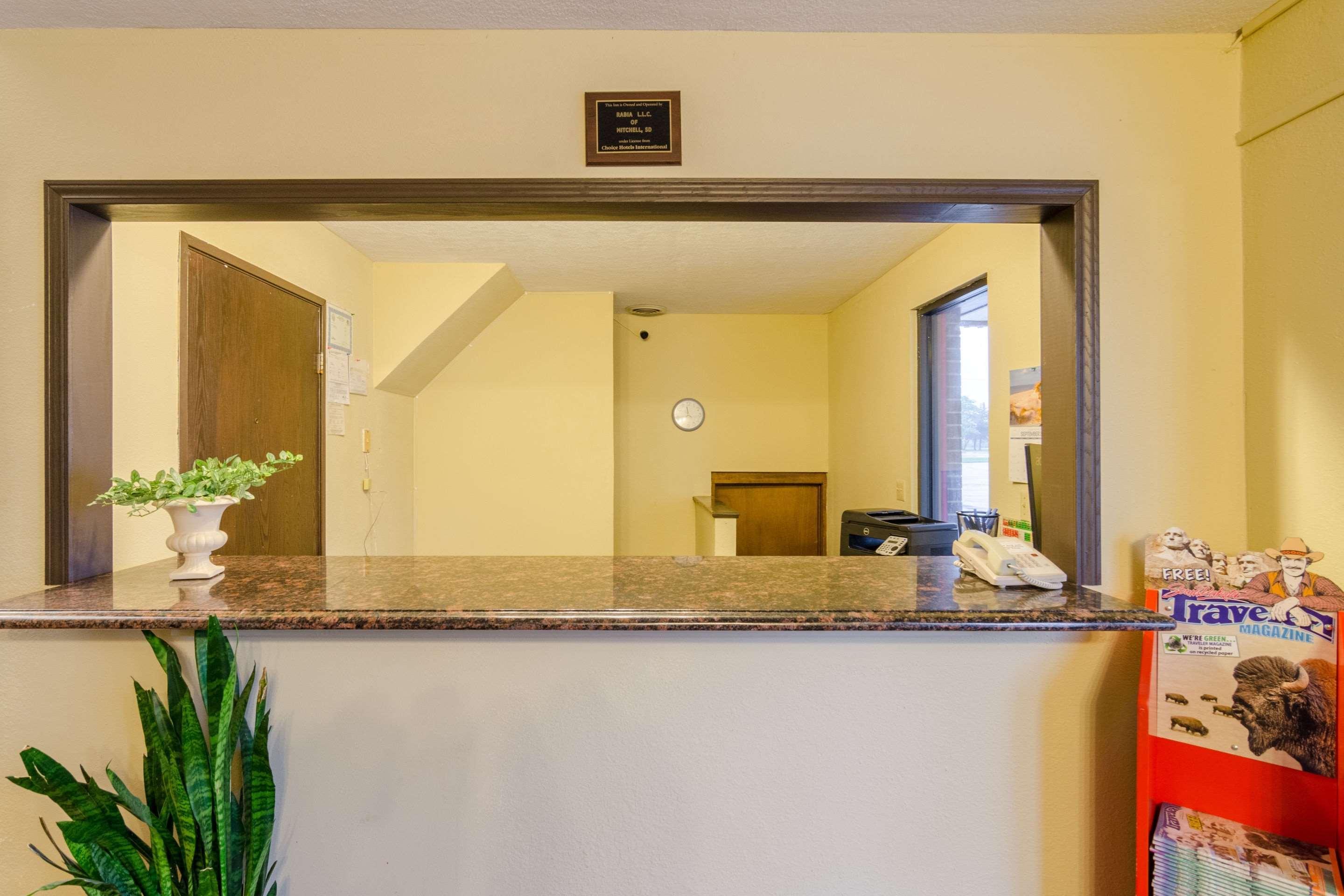 Rodeway Inn Мичъл Екстериор снимка