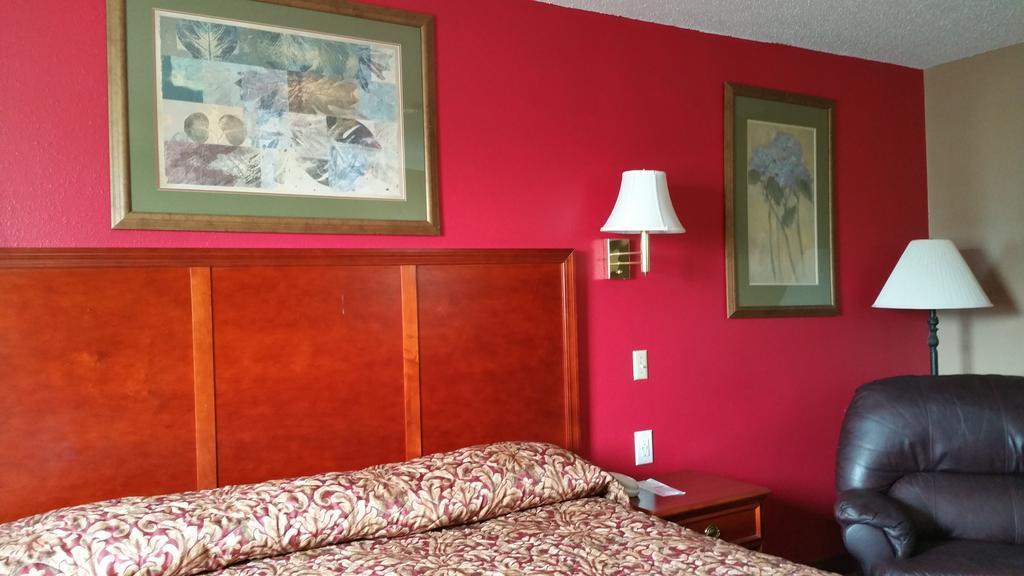 Rodeway Inn Мичъл Екстериор снимка