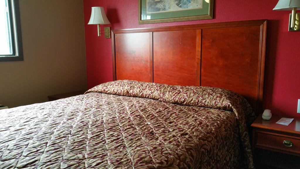 Rodeway Inn Мичъл Екстериор снимка