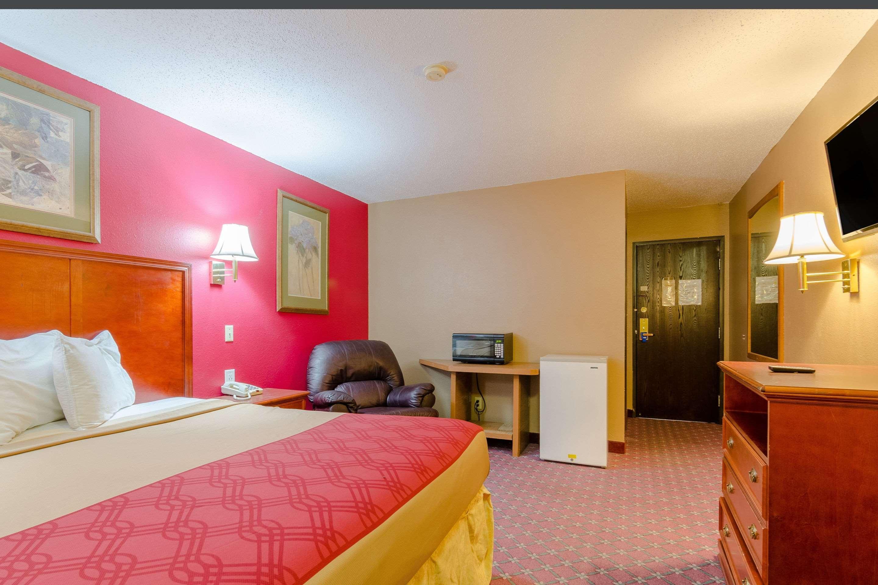 Rodeway Inn Мичъл Екстериор снимка