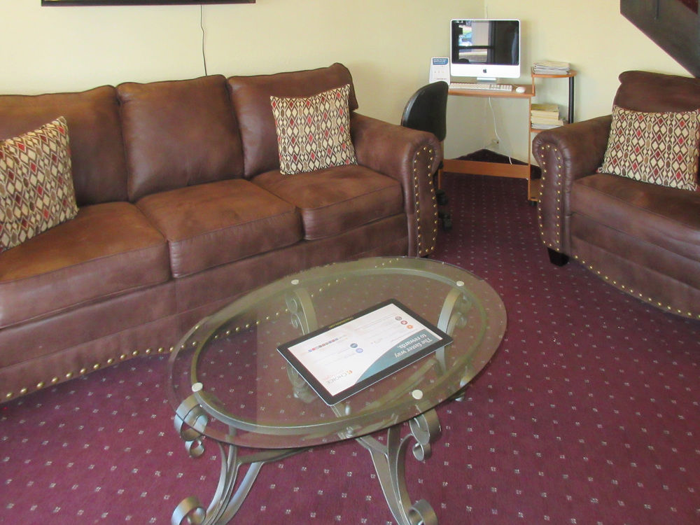 Rodeway Inn Мичъл Екстериор снимка