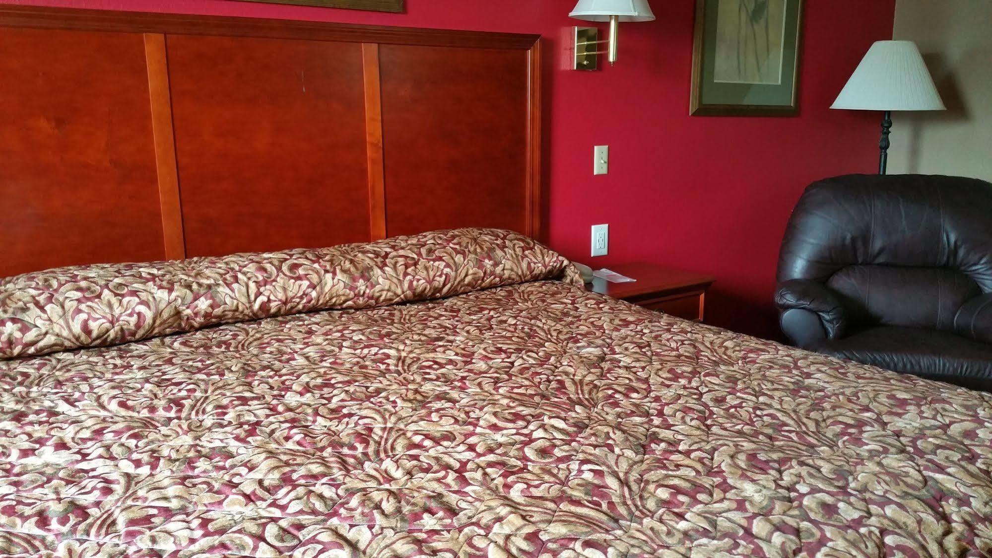 Rodeway Inn Мичъл Екстериор снимка